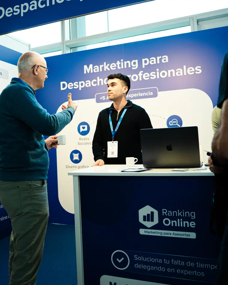 Tomás Sala en el stand de Ranking Online